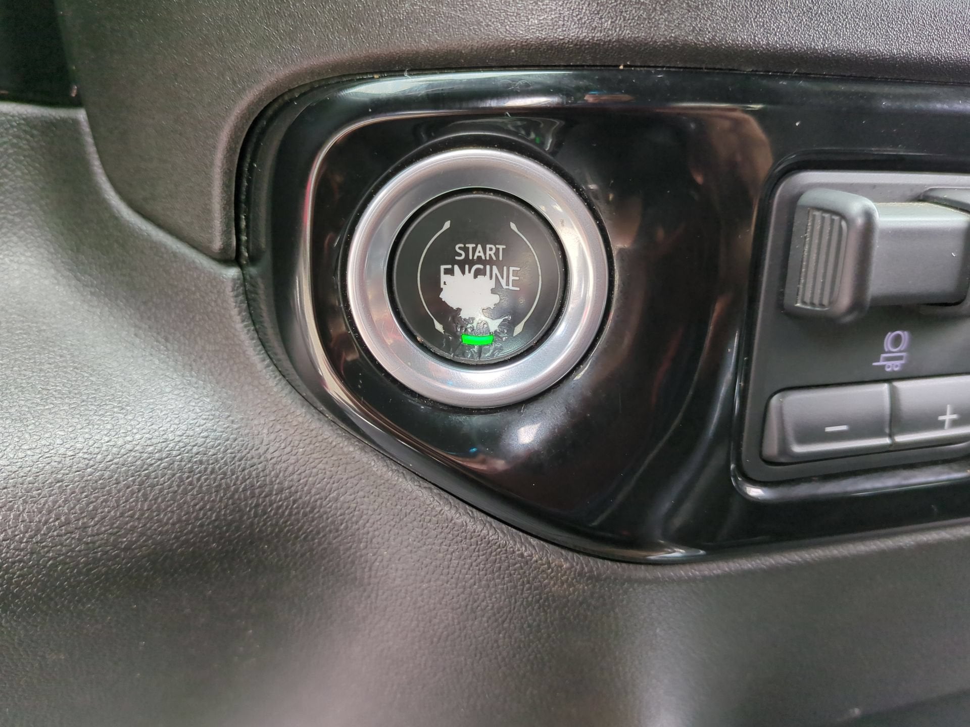 2022 Chevrolet Silverado 1500 RST - Photo 16