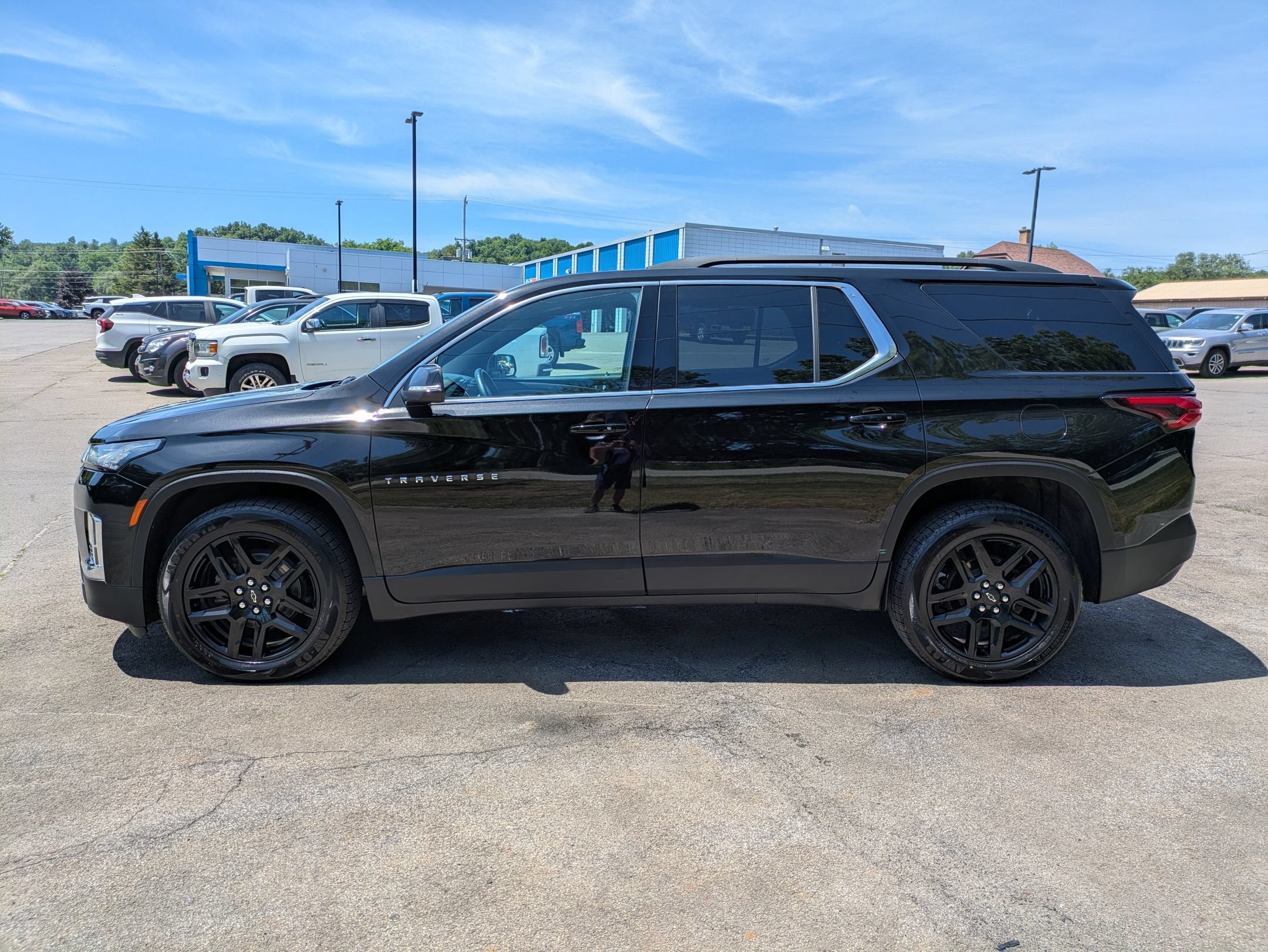 2023 Chevrolet Traverse LT Cloth