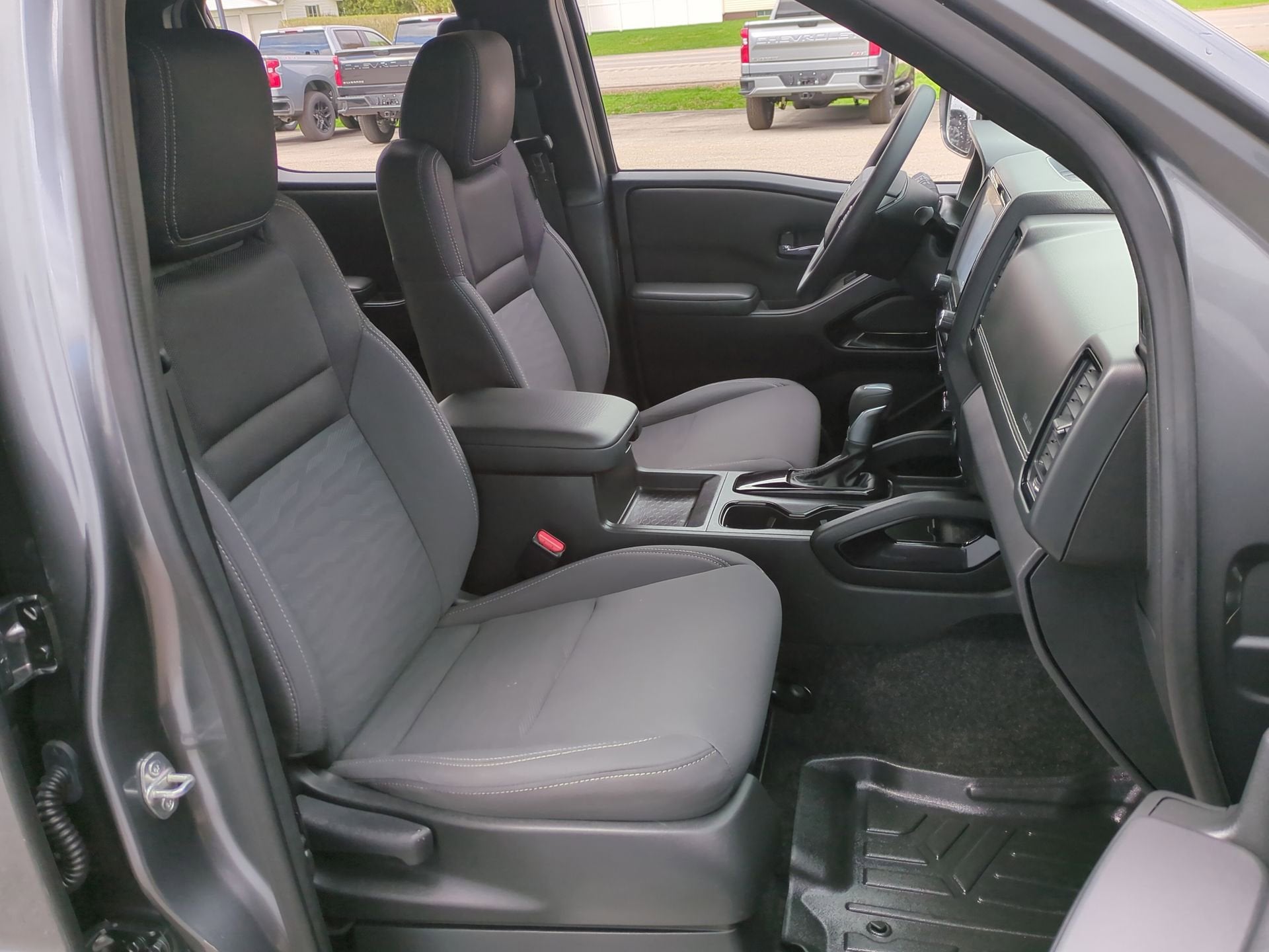 2023 Nissan Frontier Crew Cab SV 4x4