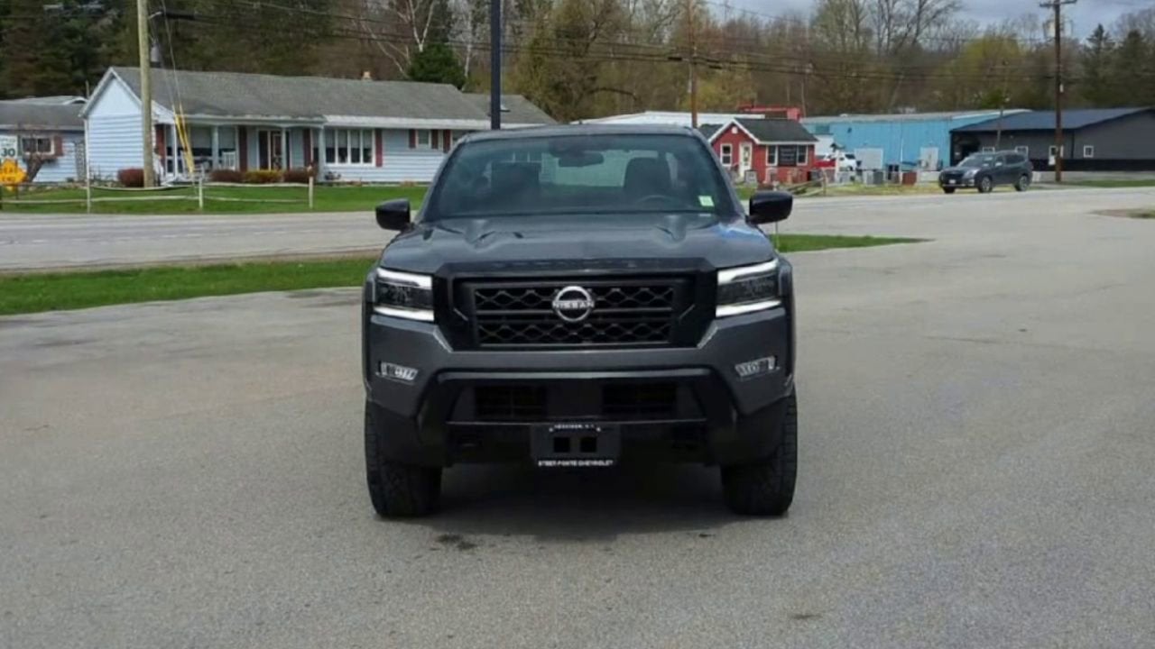 2023 Nissan Frontier Crew Cab SV 4x4