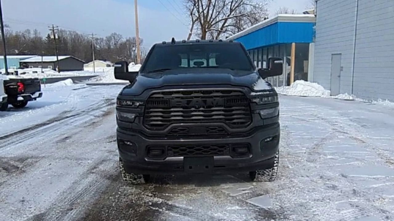 2025 RAM 3500 Big Horn Crew Cab 4x4 6'4" Box