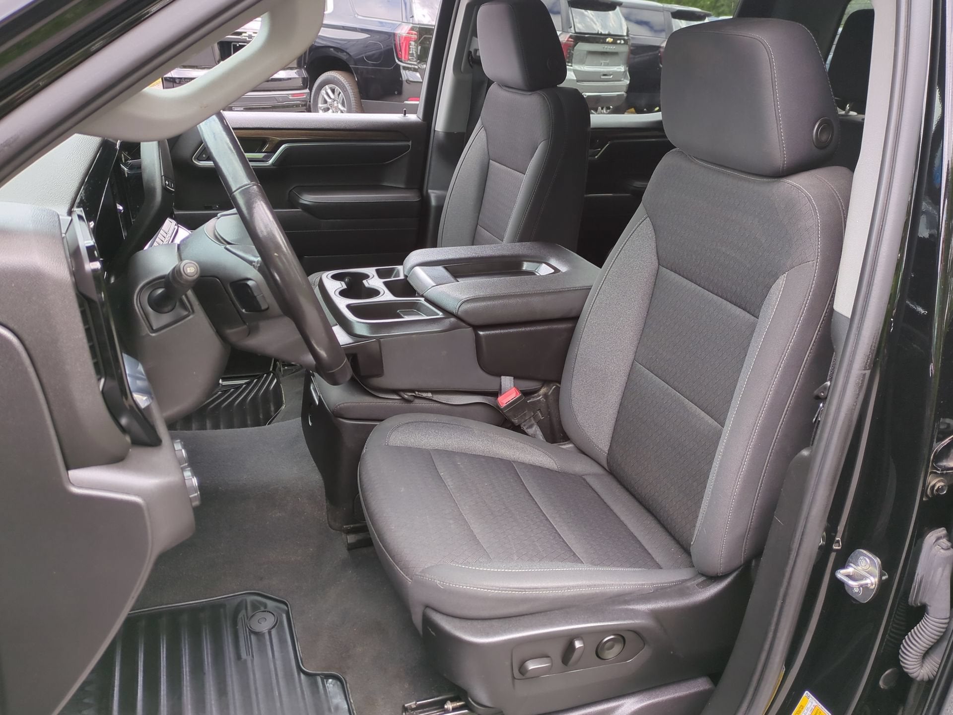 2022 Chevrolet Silverado 1500 LT (2FL)