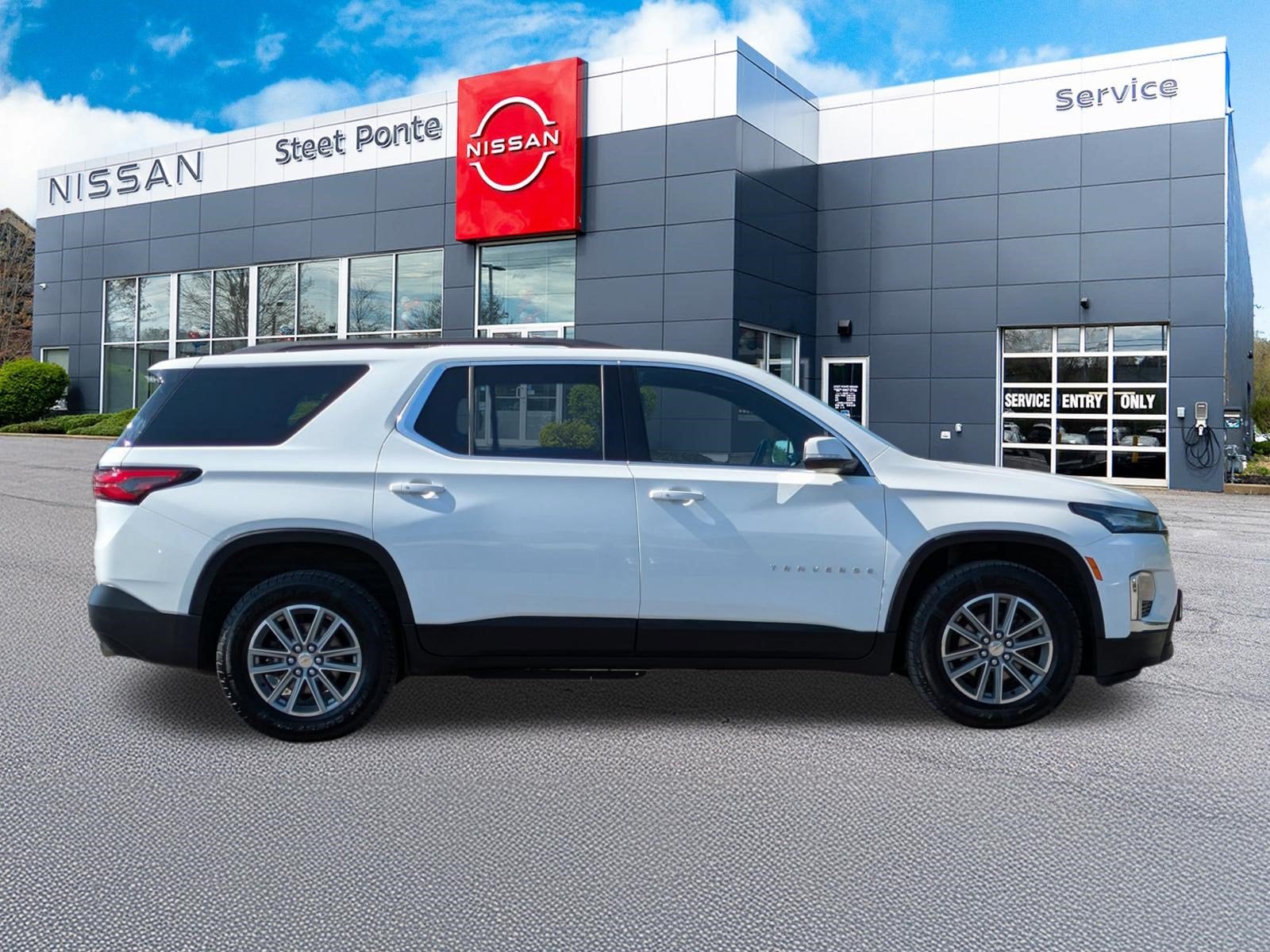 2023 Chevrolet Traverse LT Cloth