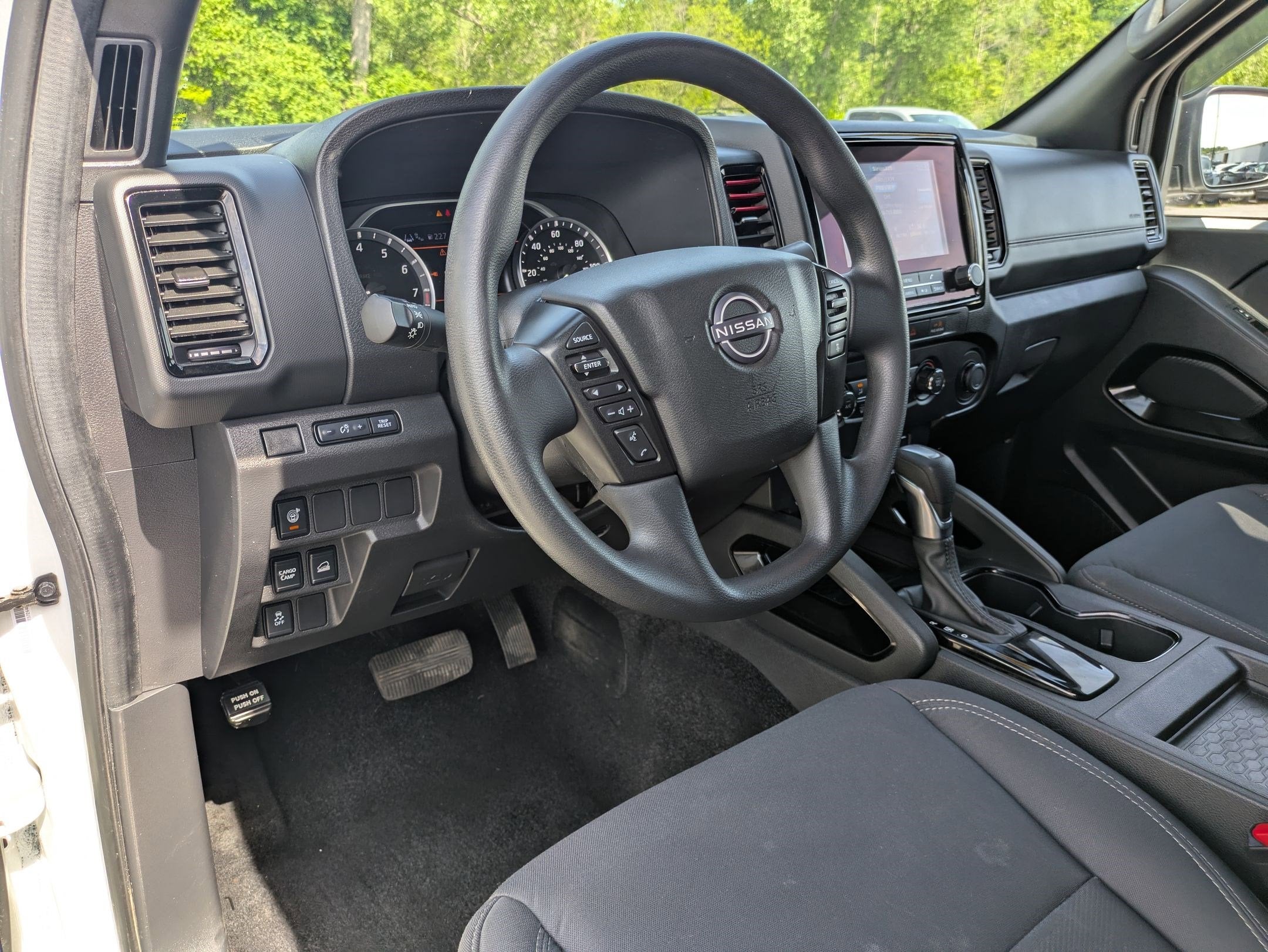 2023 Nissan Frontier SV