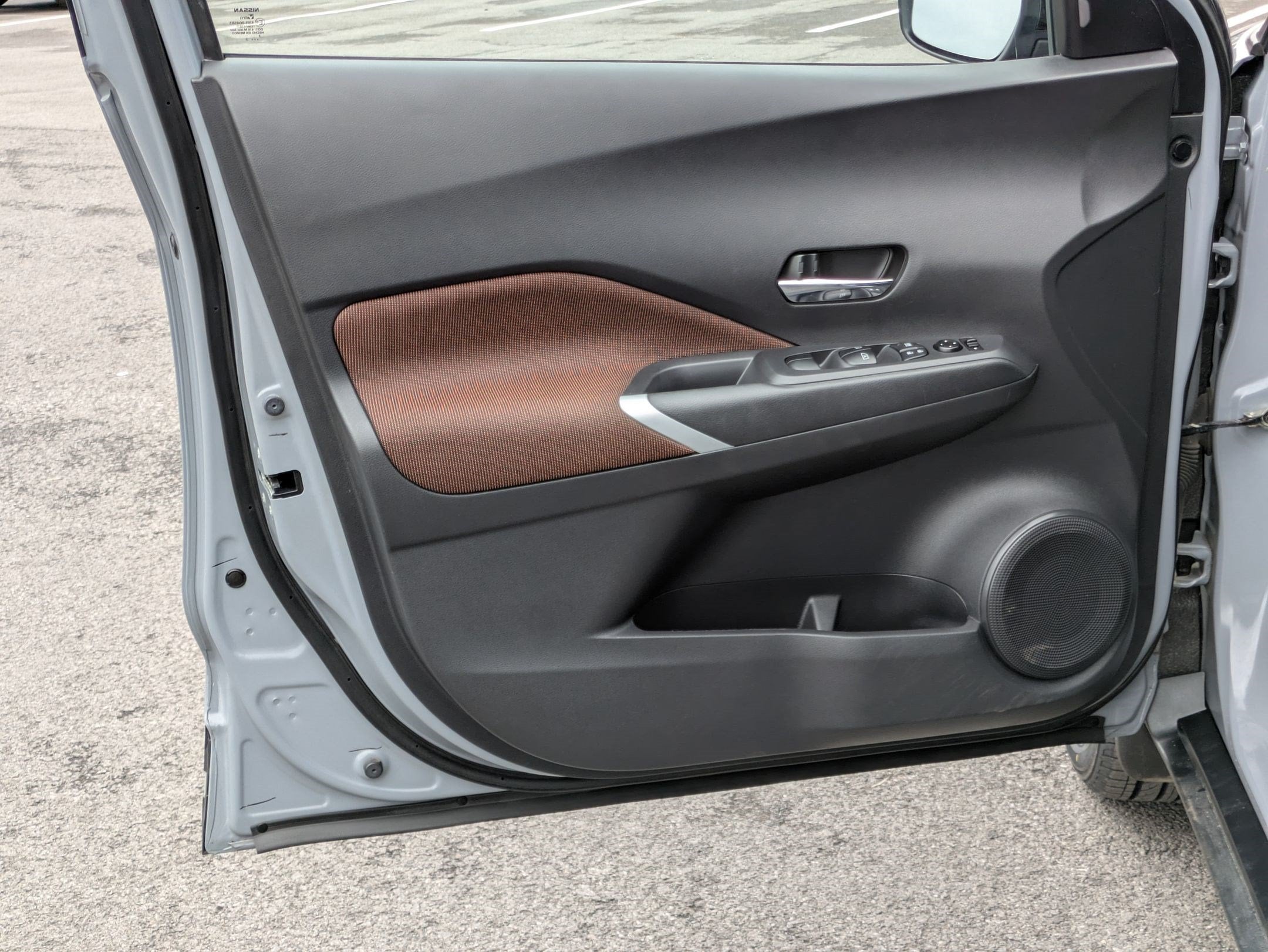 2022 Nissan Kicks SR