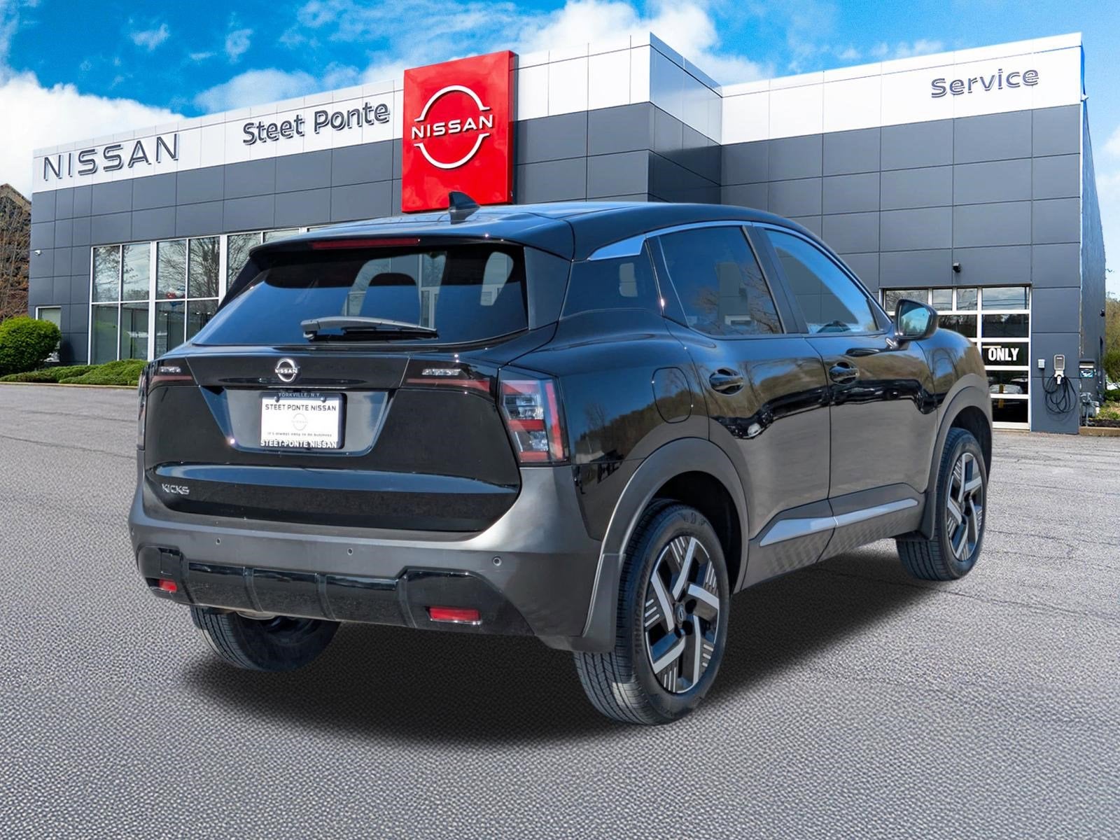 2025 Nissan Kicks SV