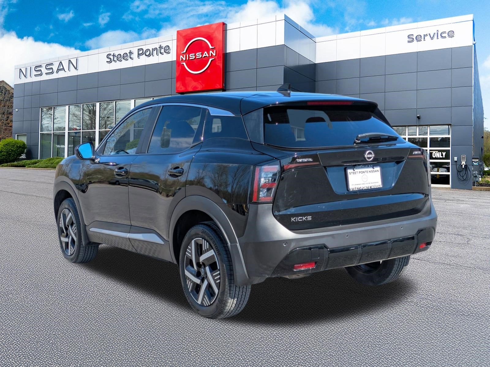 2025 Nissan Kicks SV