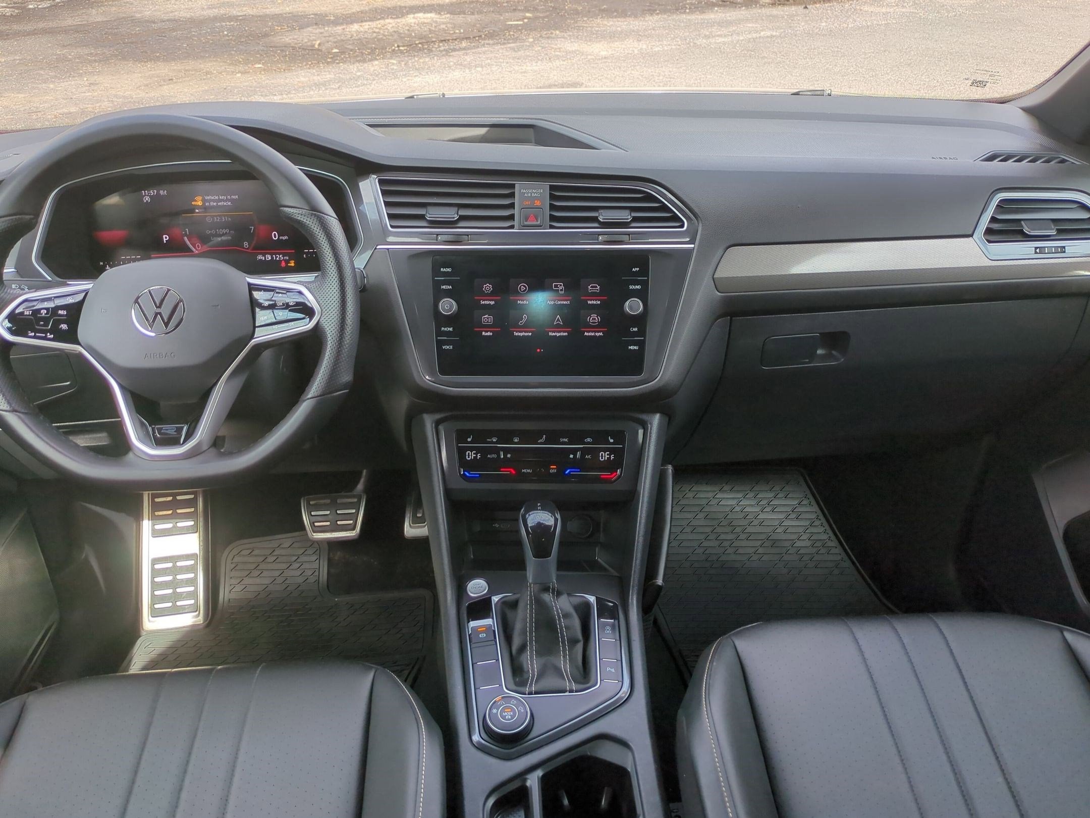 2023 Volkswagen Tiguan SE R-Line Black