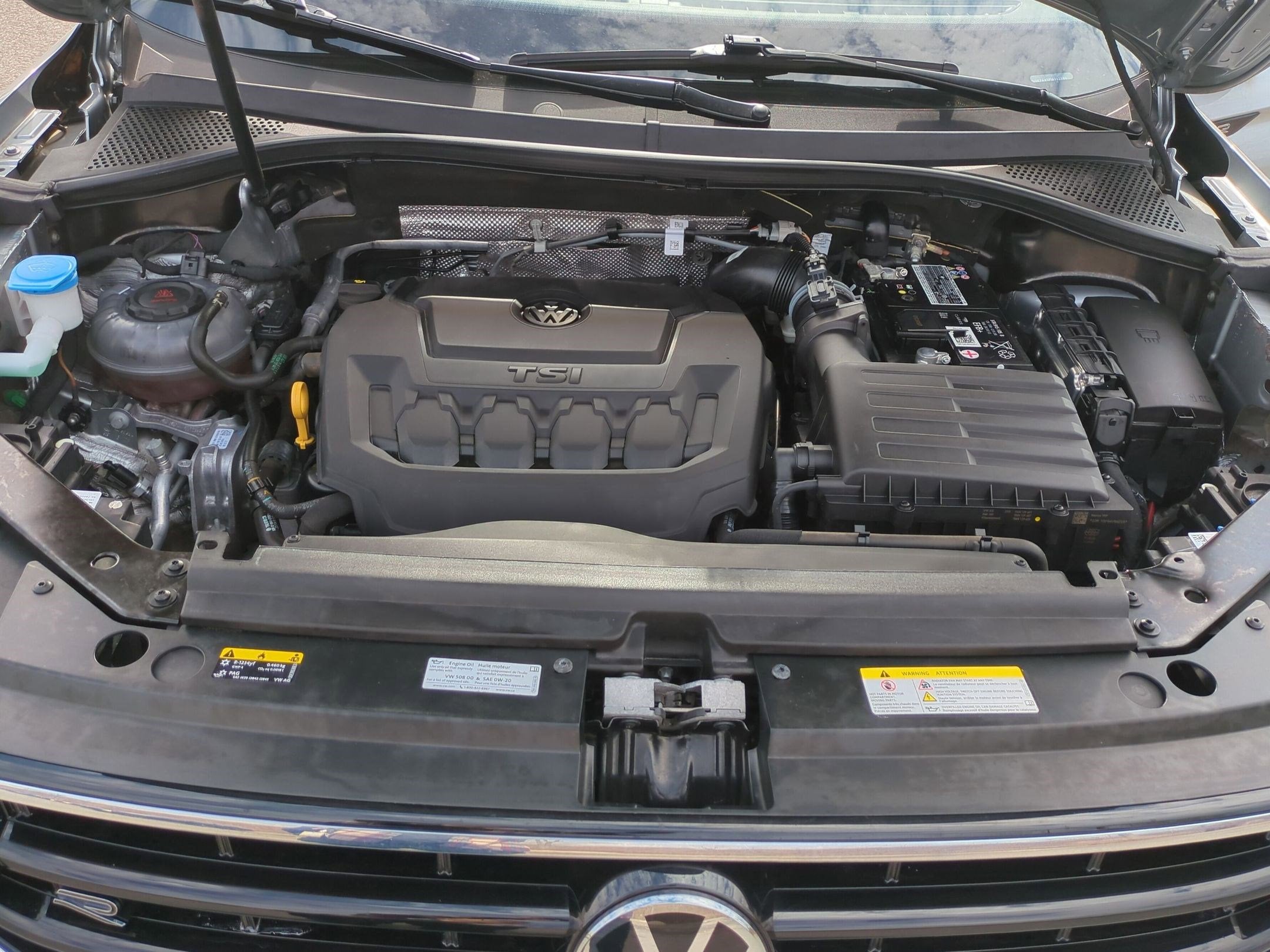 2023 Volkswagen Tiguan SE R-Line Black