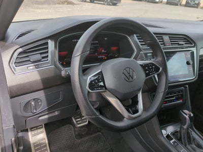 2023 Volkswagen Tiguan SE R-Line Black