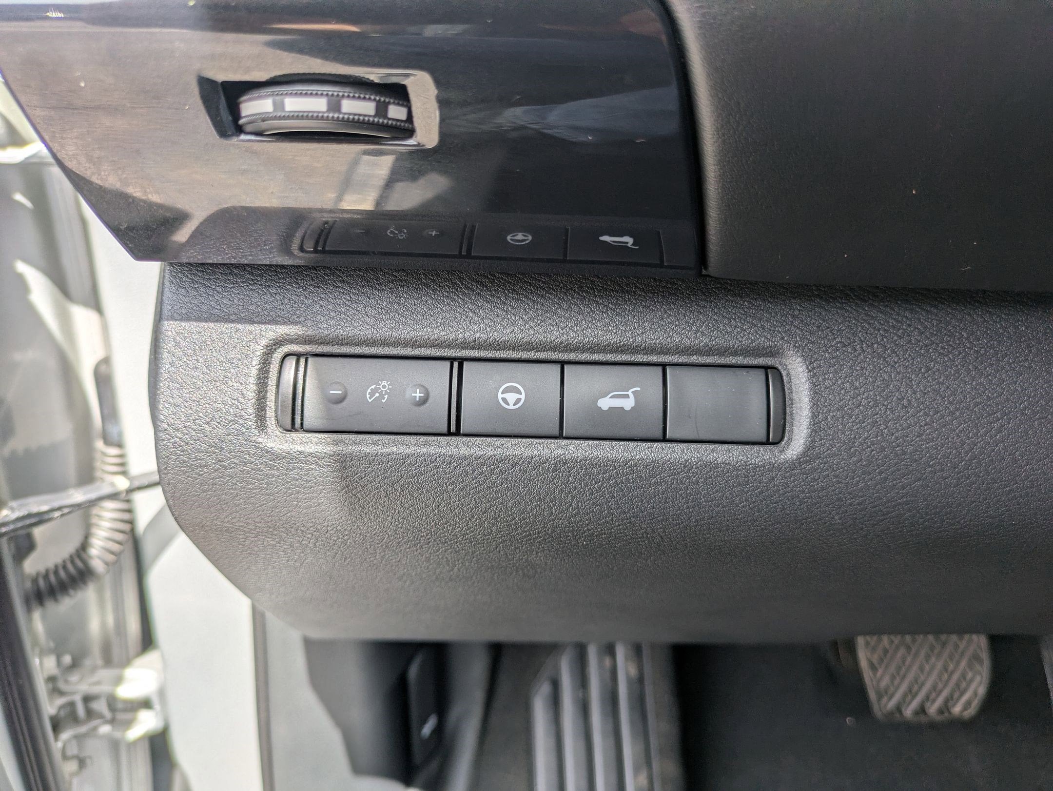 2023 Nissan Pathfinder SV