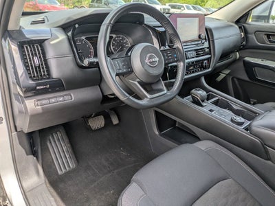 2023 Nissan Pathfinder SV