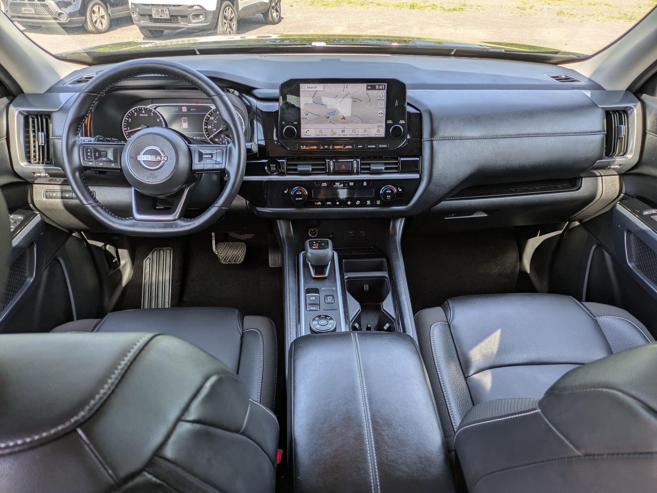 2025 Nissan Pathfinder SL