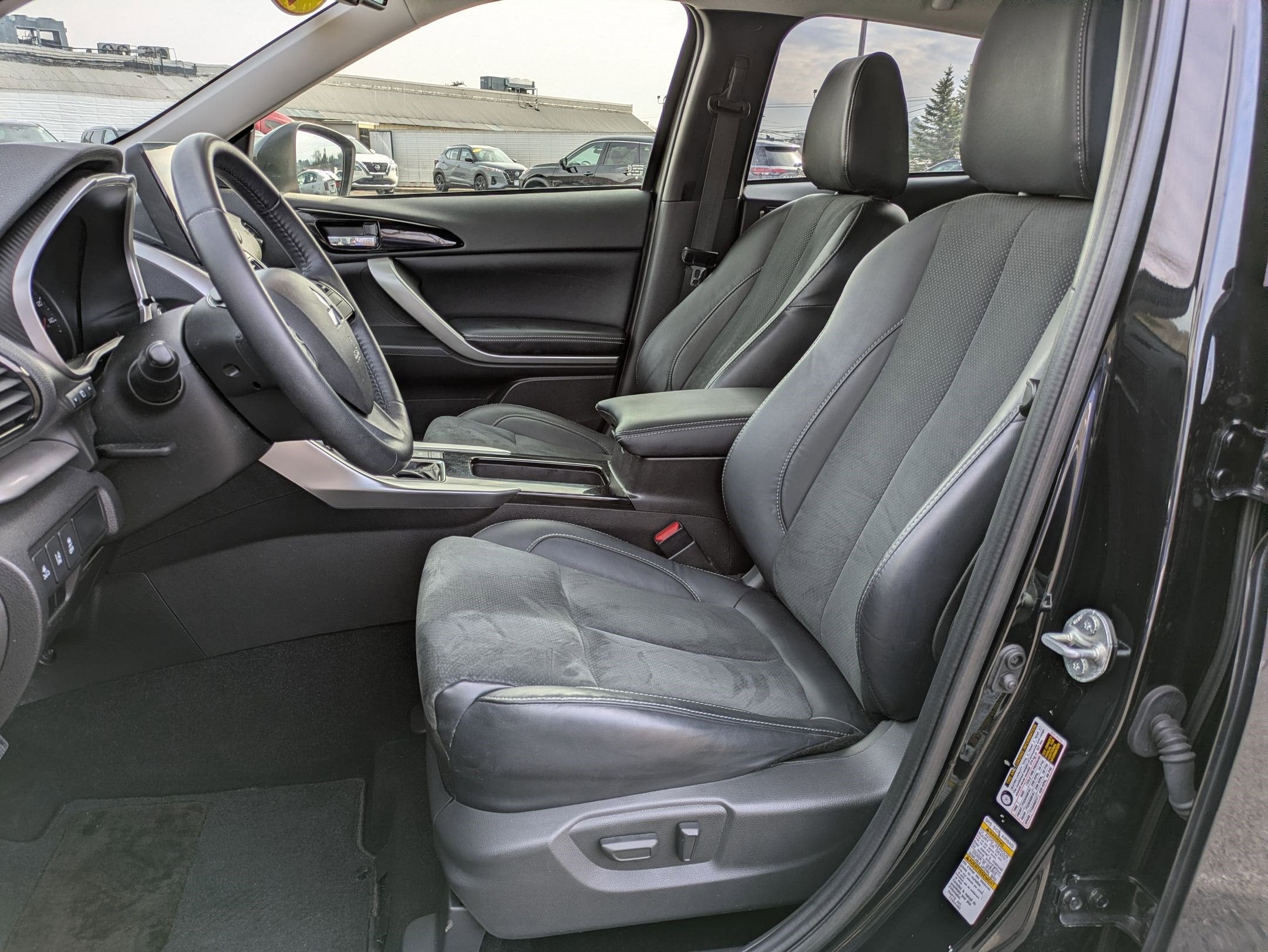 2023 Mitsubishi Eclipse Cross SE