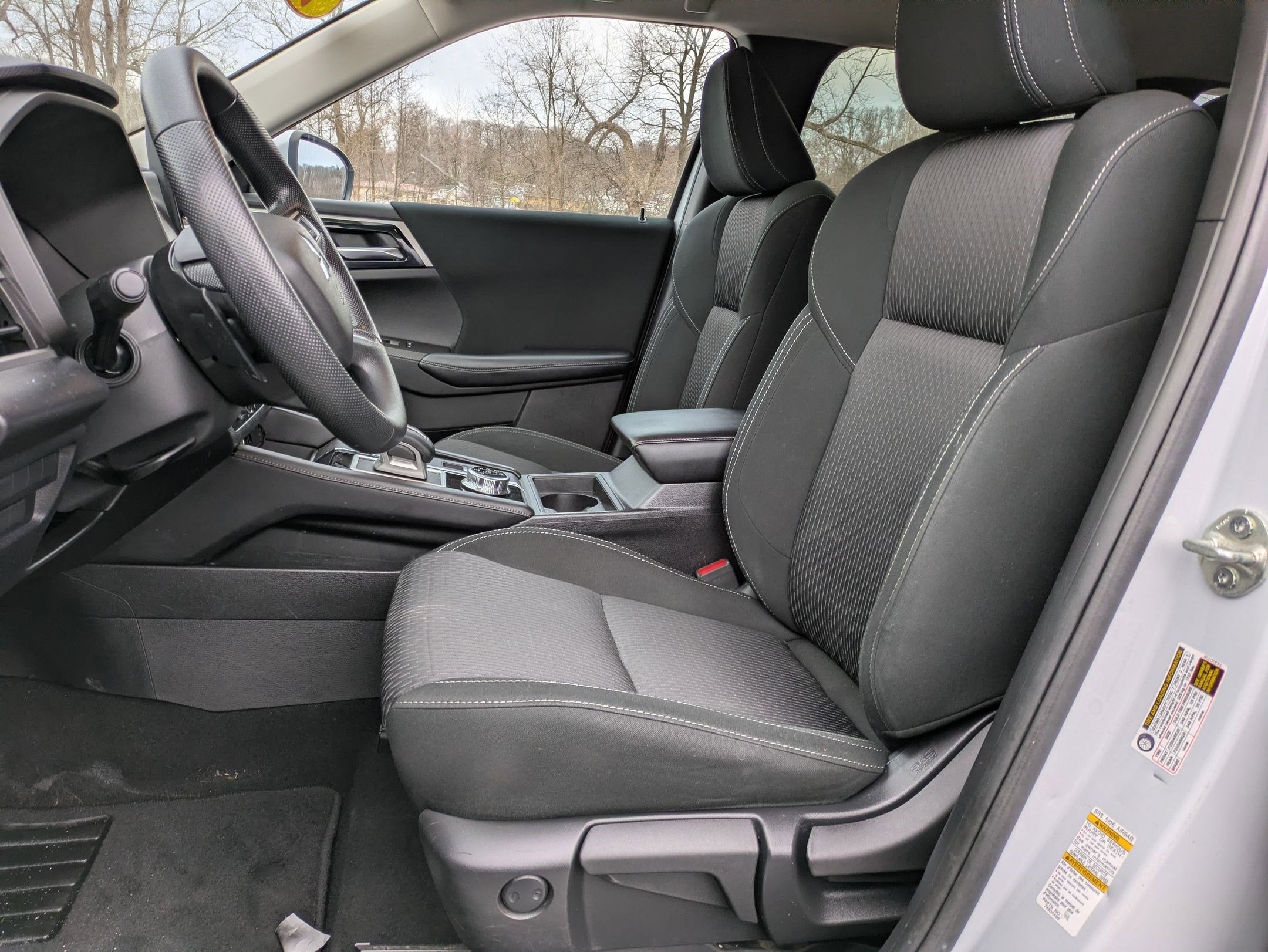 2022 Mitsubishi Outlander ES