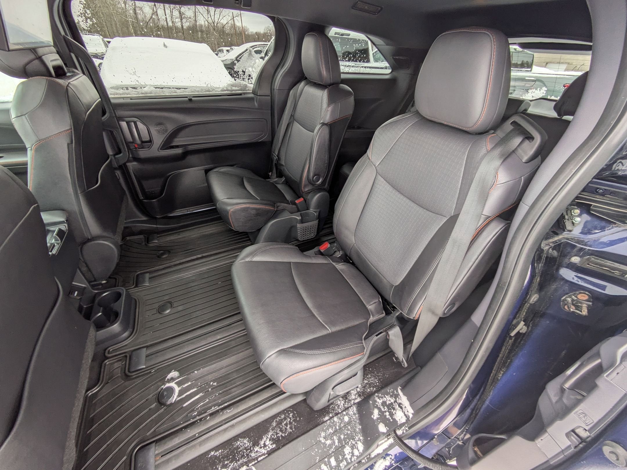 2023 Toyota Sienna Base
