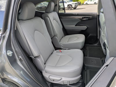 2024 Toyota Highlander Hybrid Platinum