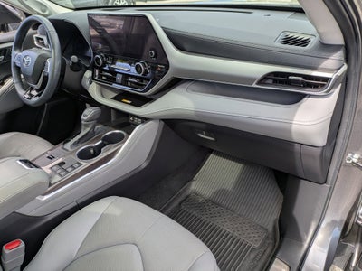 2024 Toyota Highlander Hybrid Platinum