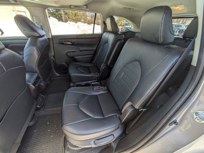 2023 Toyota Highlander Base