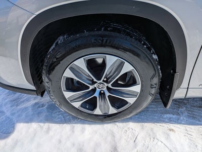 2023 Toyota Highlander Base