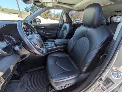 2023 Toyota Highlander Base