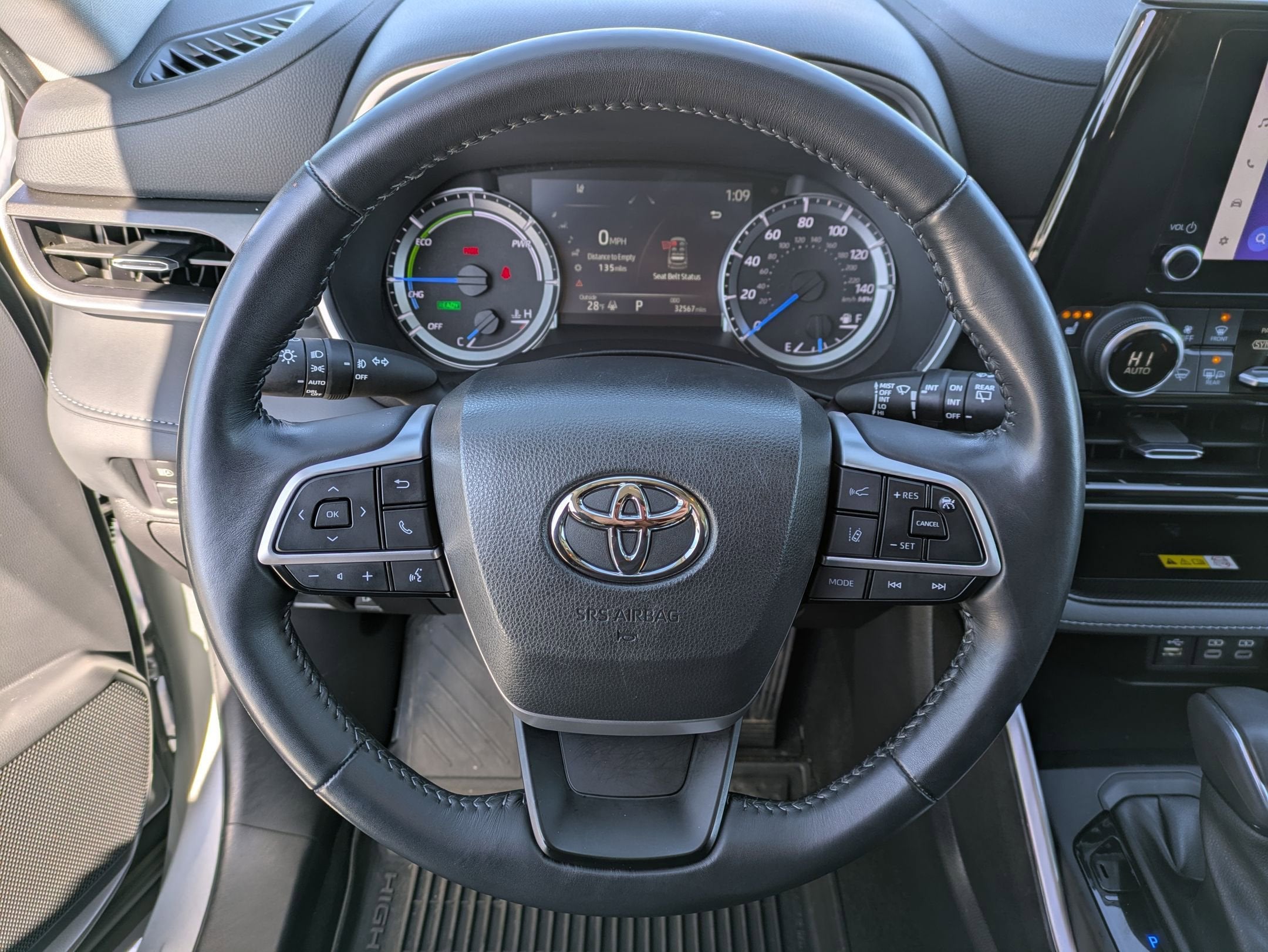 2023 Toyota Highlander Base