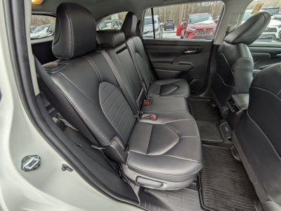 2023 Toyota Highlander Base