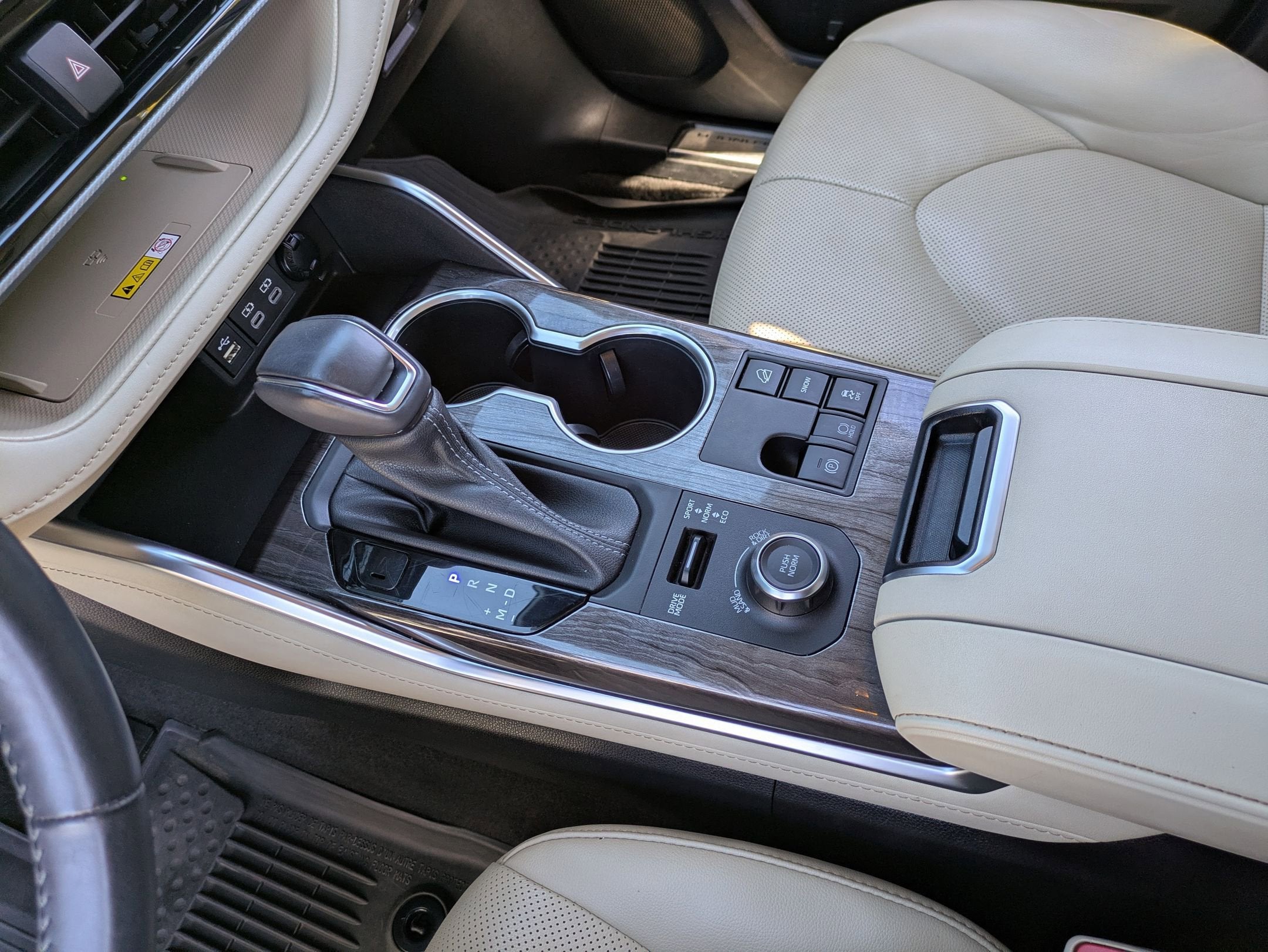 2023 Toyota Highlander Base