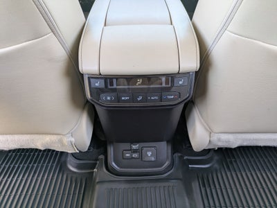 2023 Toyota Highlander Base