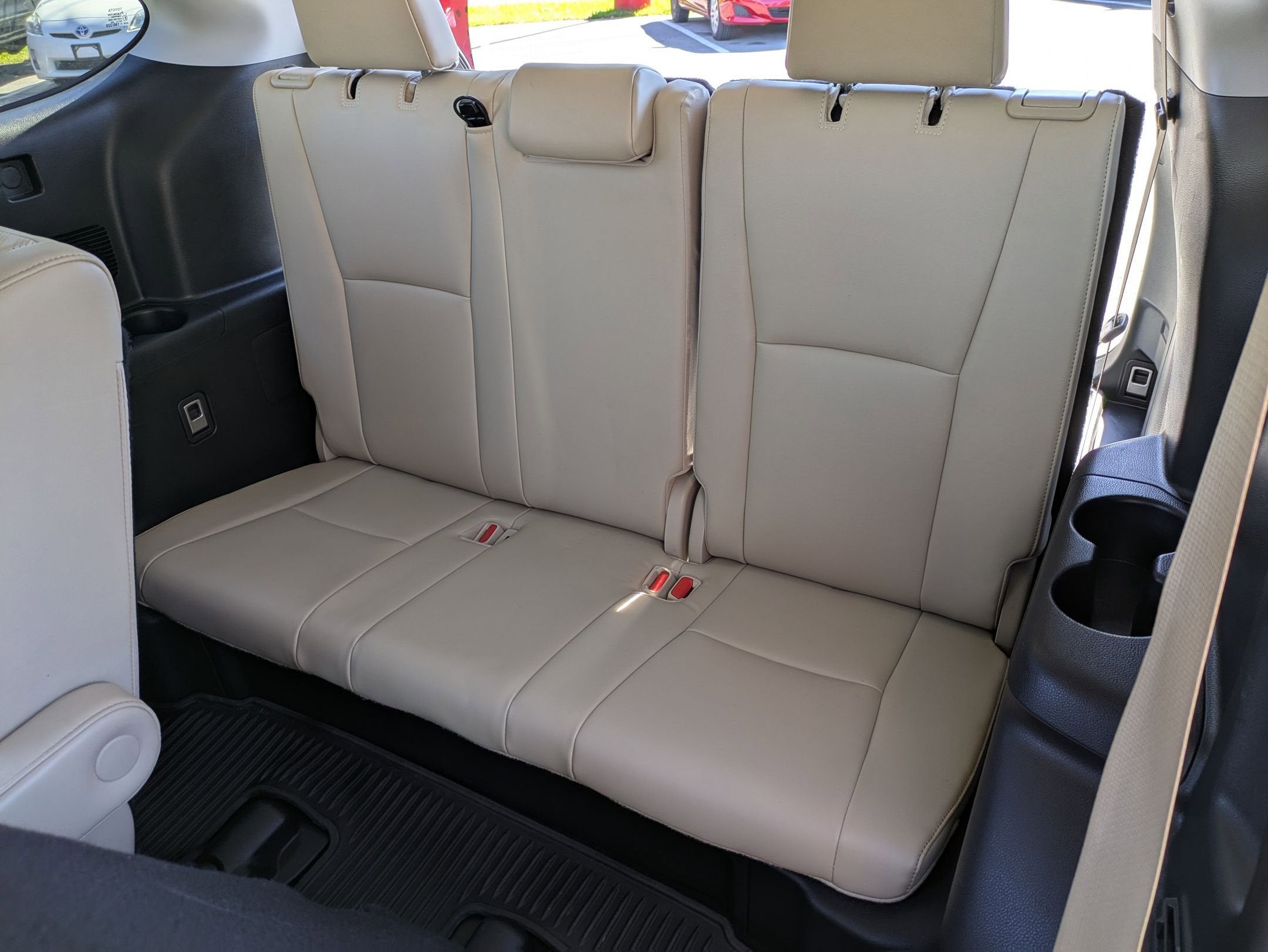 2023 Toyota Highlander Base