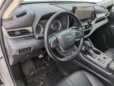 2023 Toyota Highlander Base