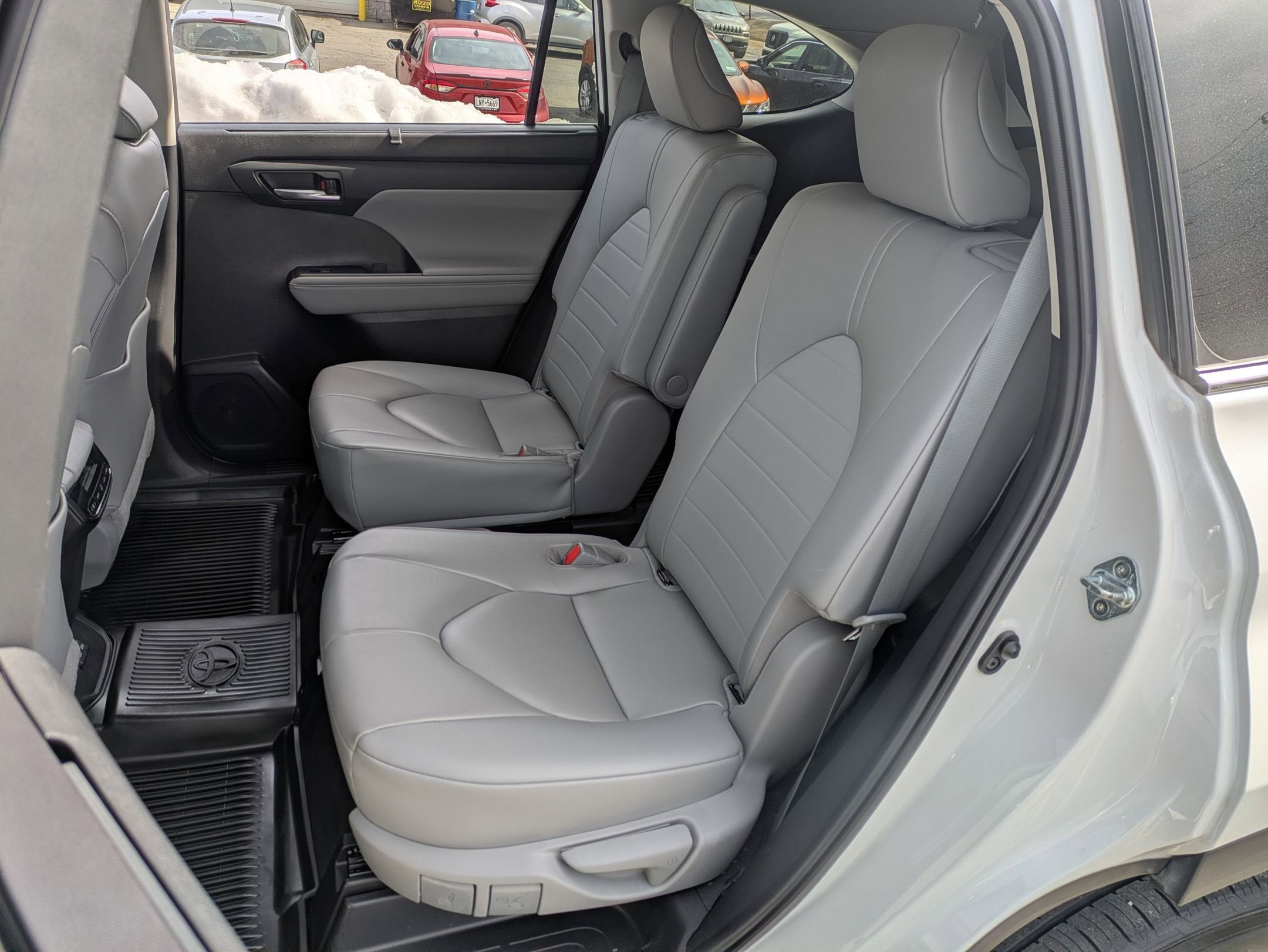 2023 Toyota Highlander Base