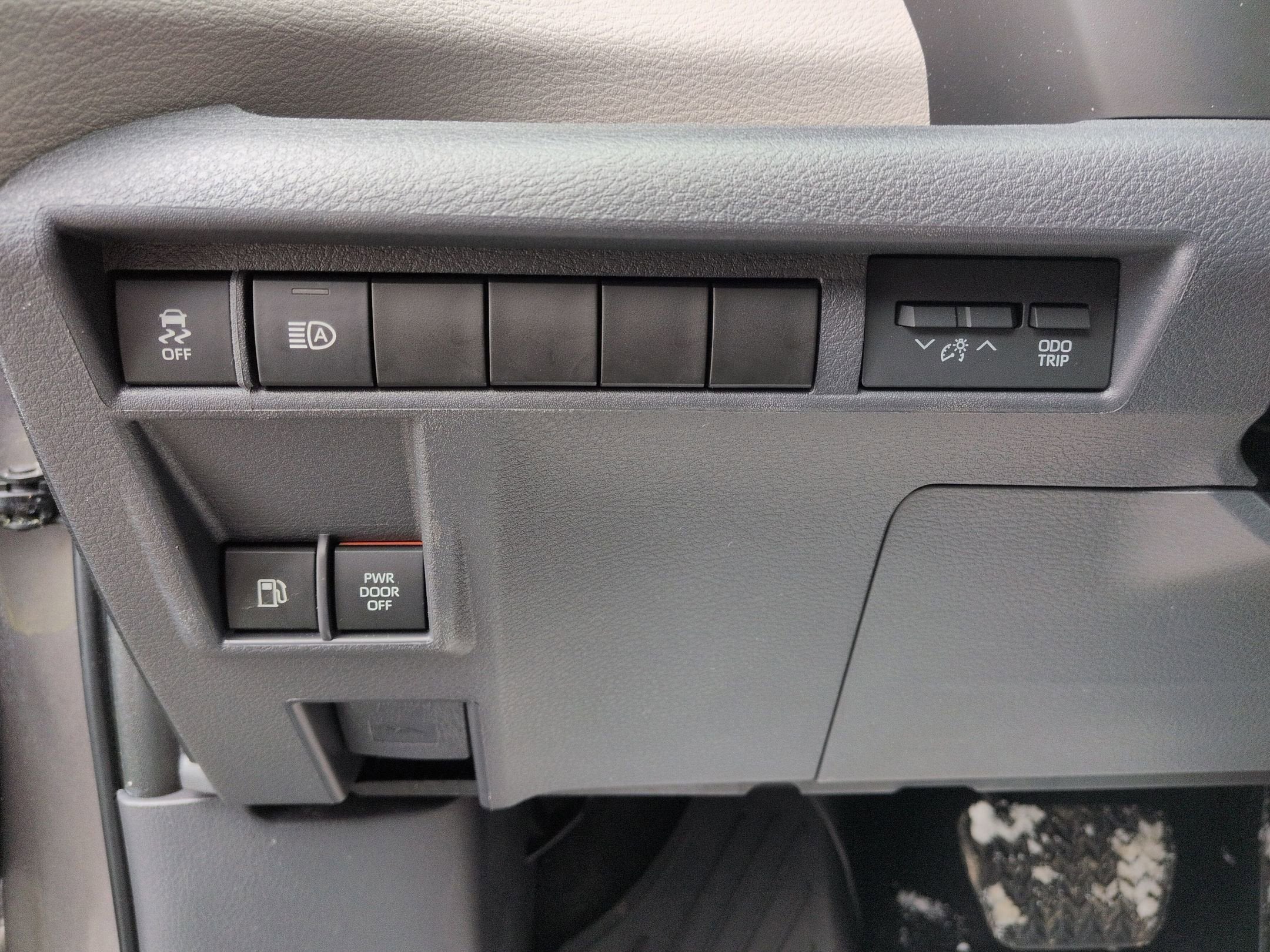 2023 Toyota Sienna LE