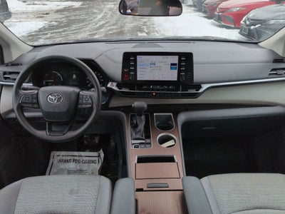 2023 Toyota Sienna LE