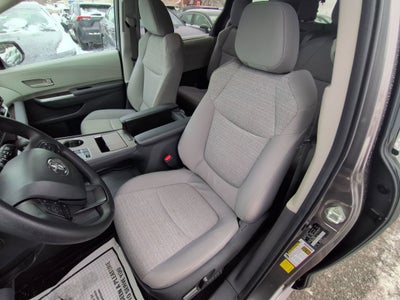 2023 Toyota Sienna LE