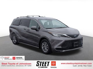 2023 Toyota Sienna LE