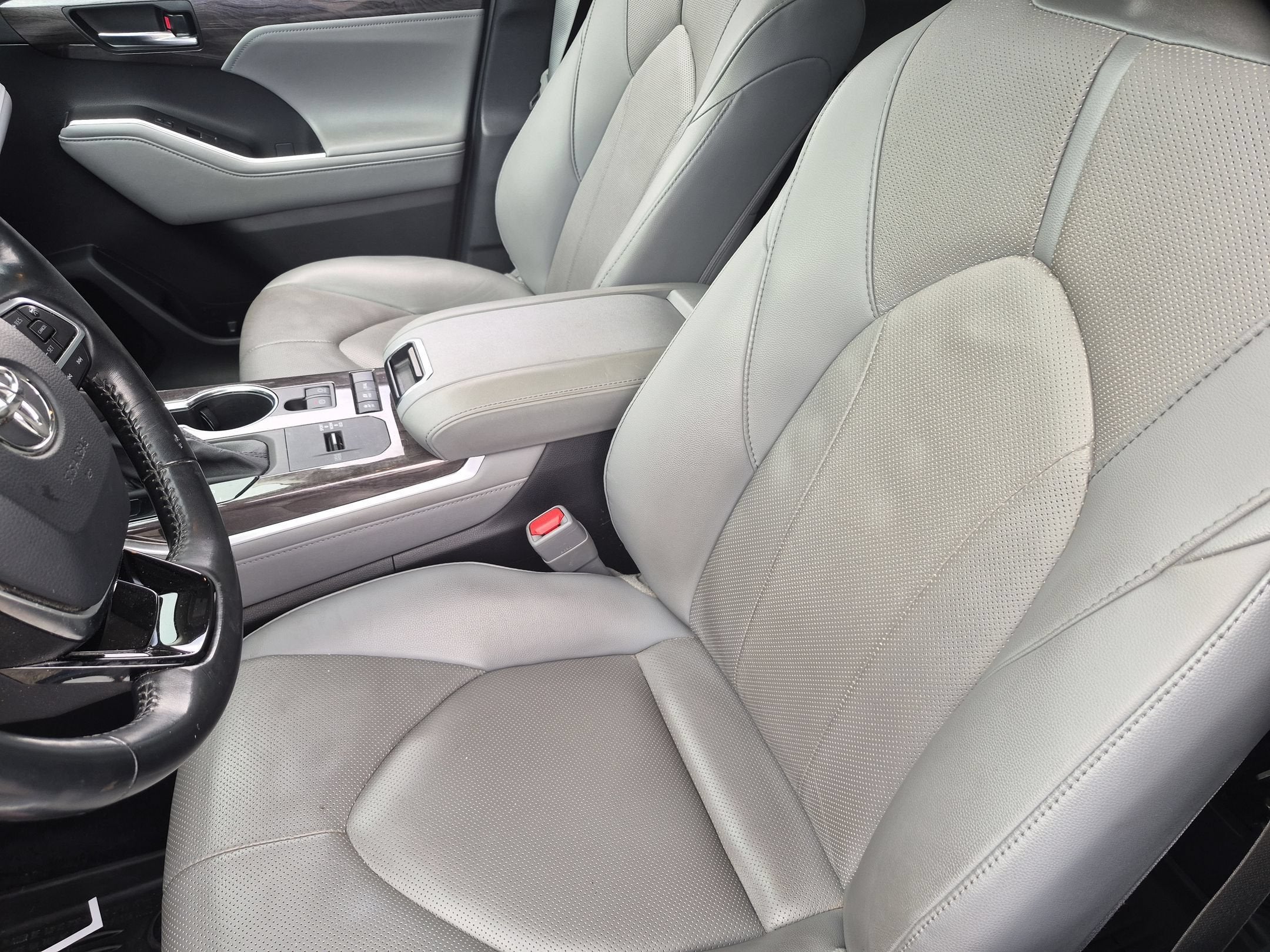 2021 Toyota Highlander Base