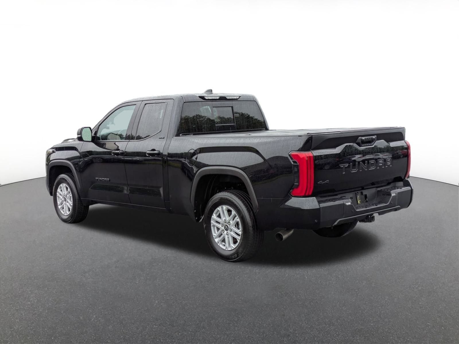 2022 Toyota Tundra 4WD SR5