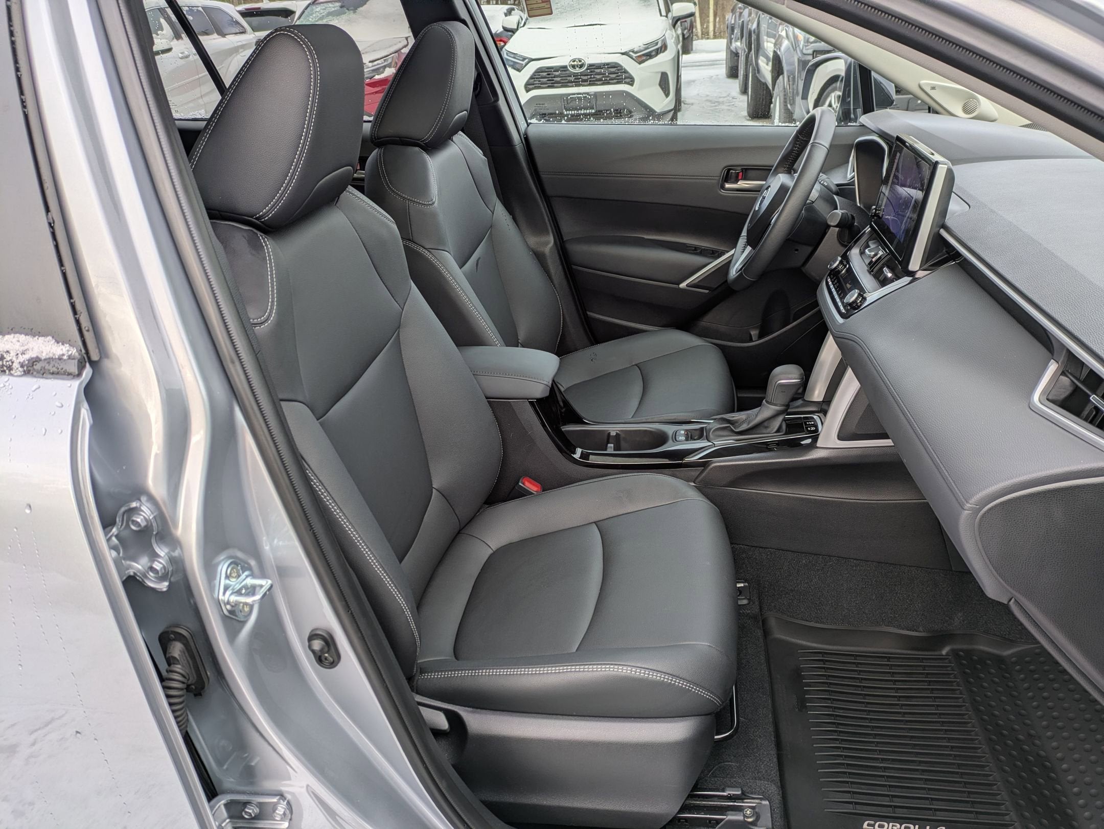 2025 Toyota Corolla Cross XLE