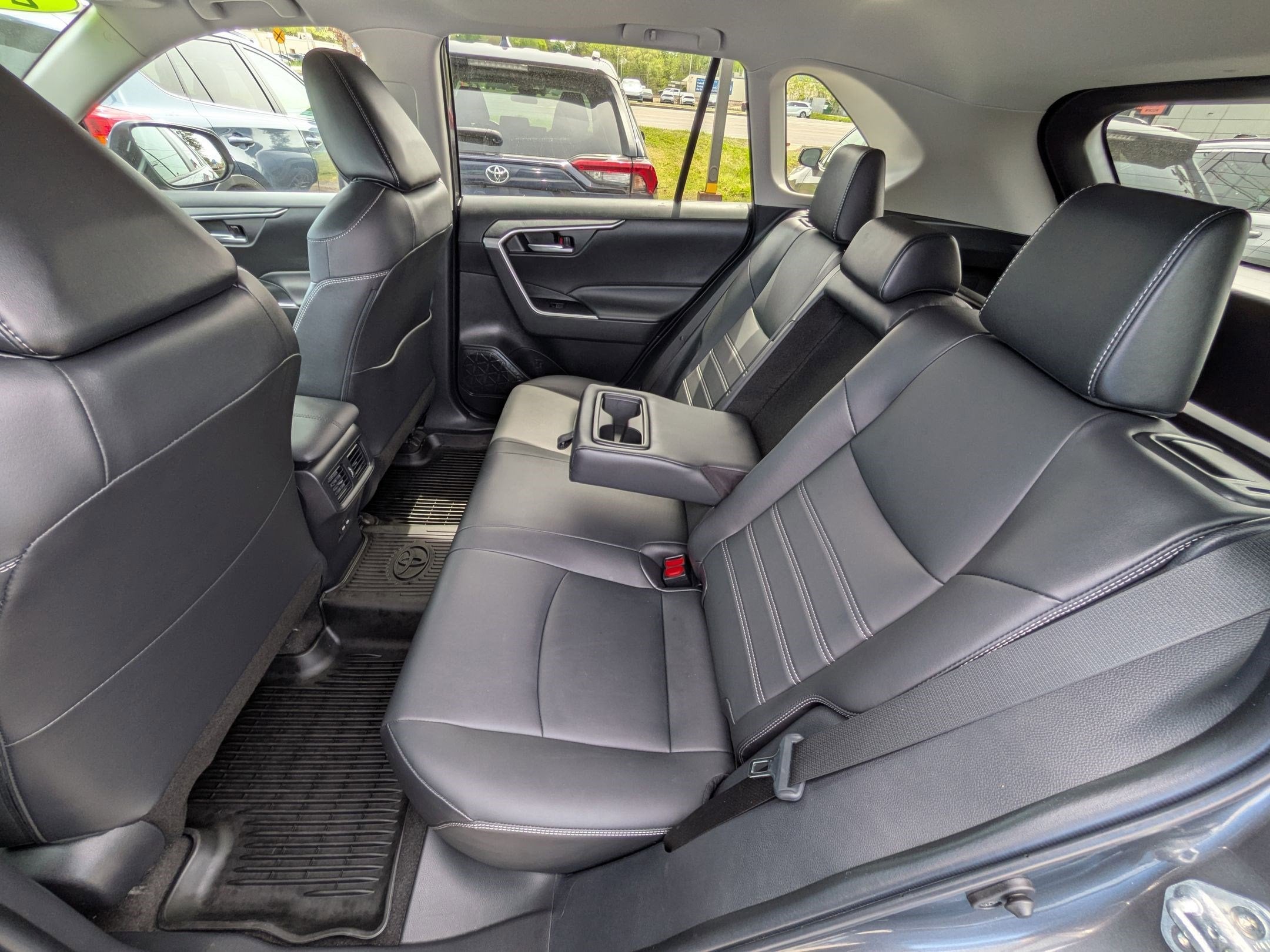 2023 Toyota RAV4 XLE Premium w/ Cold Weather Pkg