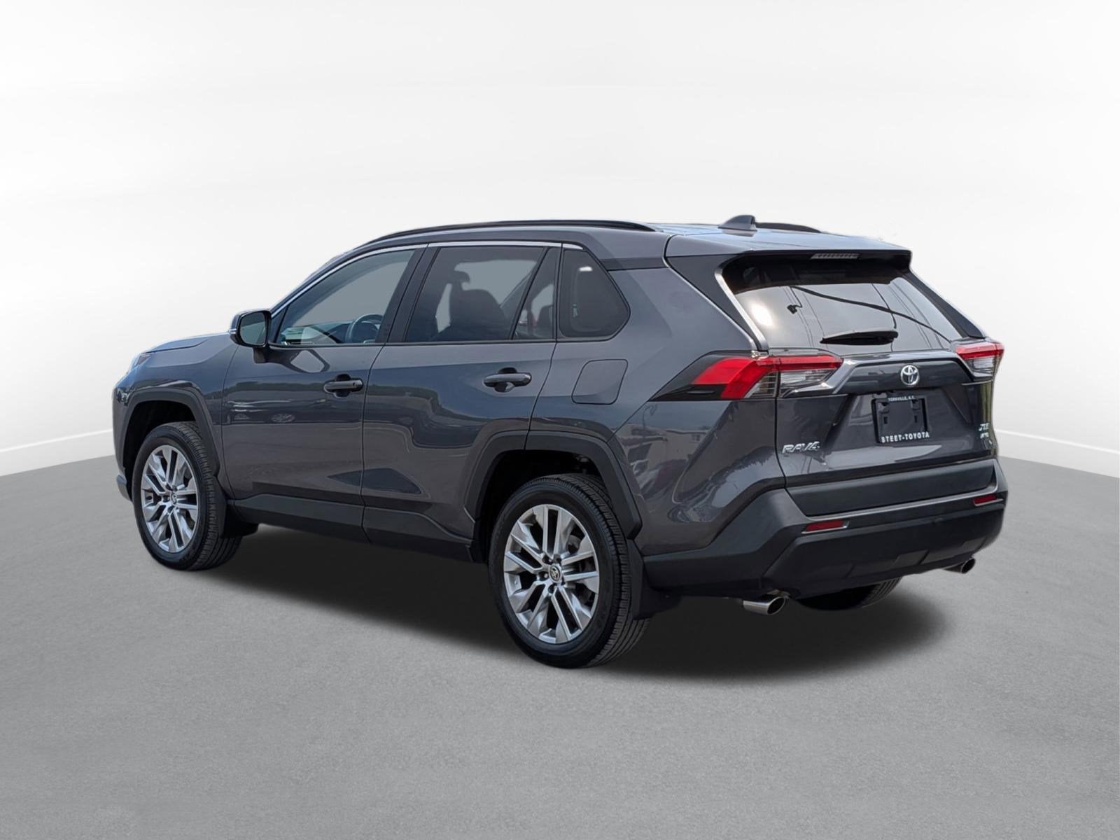 2023 Toyota RAV4 XLE Premium w/ Cold Weather Pkg