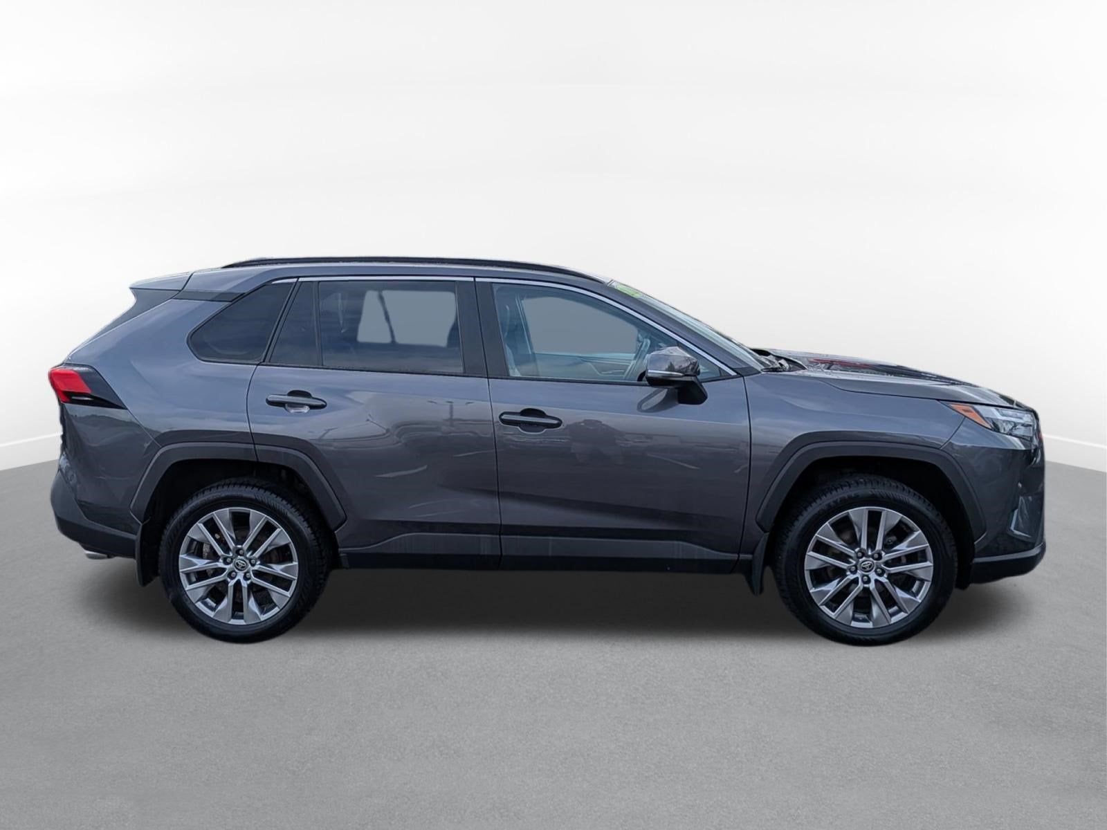 2022 Toyota RAV4 XLE Premium w/ Premium Grade Weather Pkg