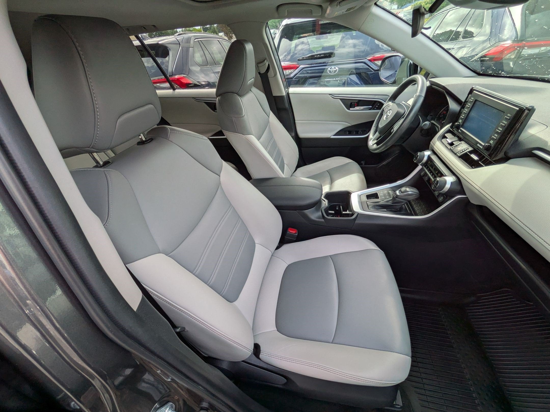 2022 Toyota RAV4 XLE Premium w/ Premium Grade Weather Pkg