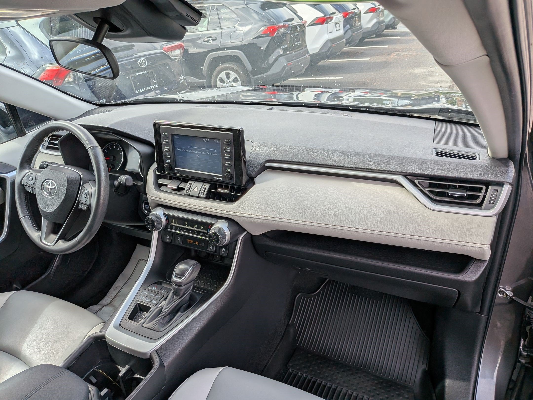 2022 Toyota RAV4 XLE Premium w/ Premium Grade Weather Pkg