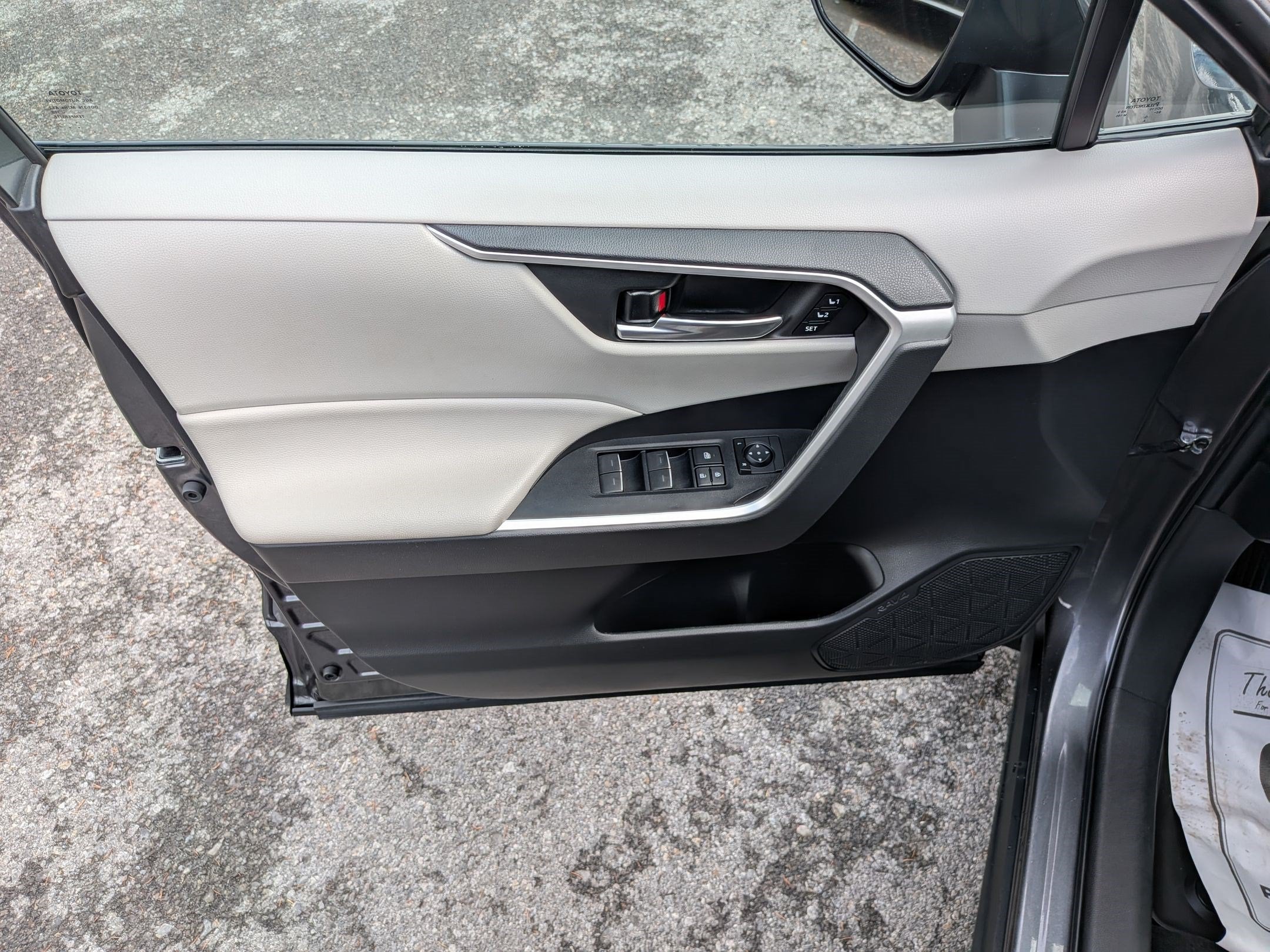 2022 Toyota RAV4 XLE Premium w/ Premium Grade Weather Pkg