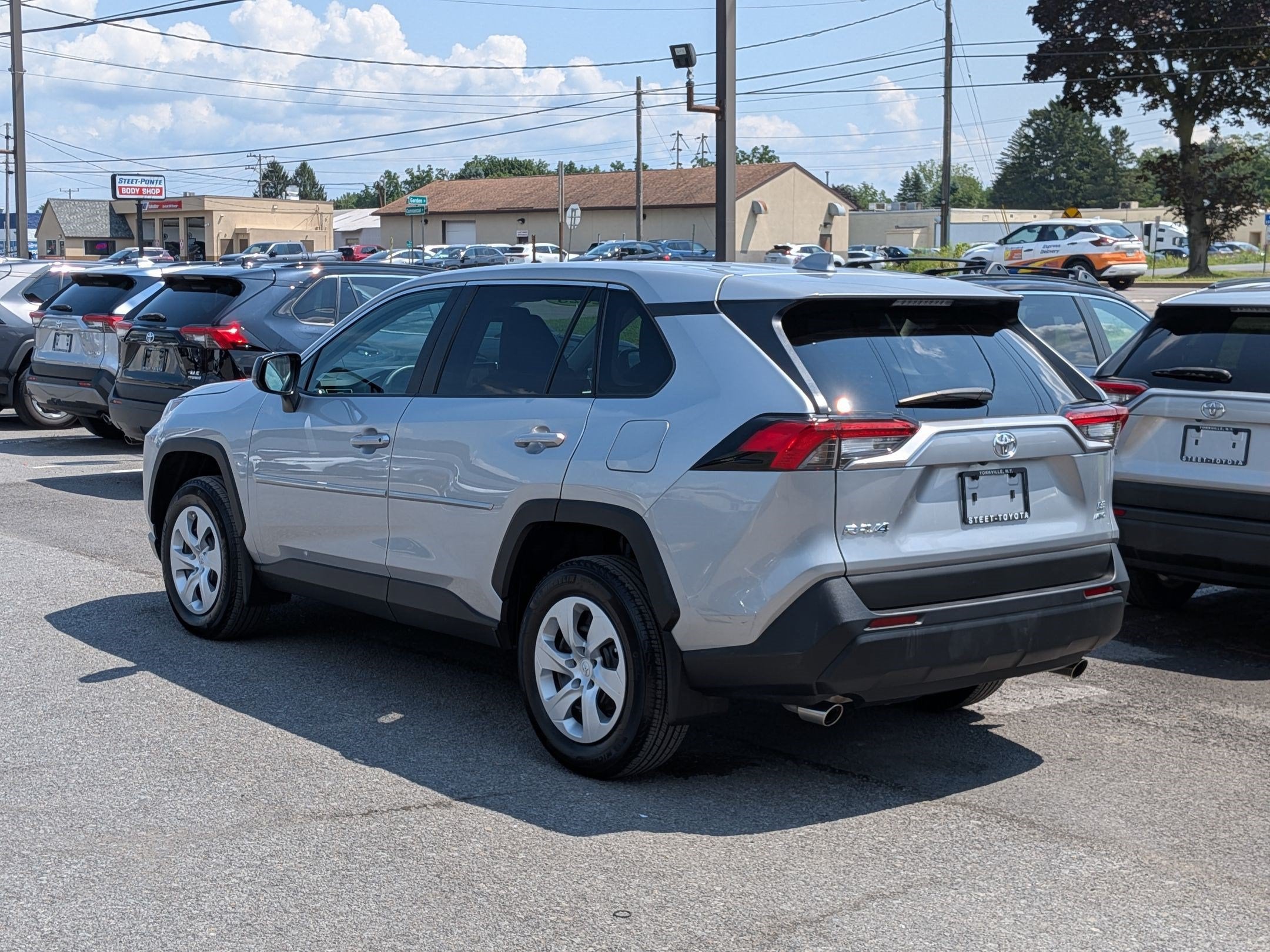 2025 Toyota RAV4 LE