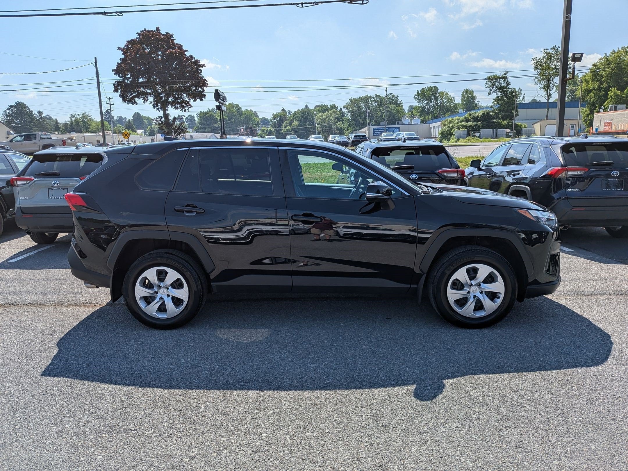 2023 Toyota RAV4 LE