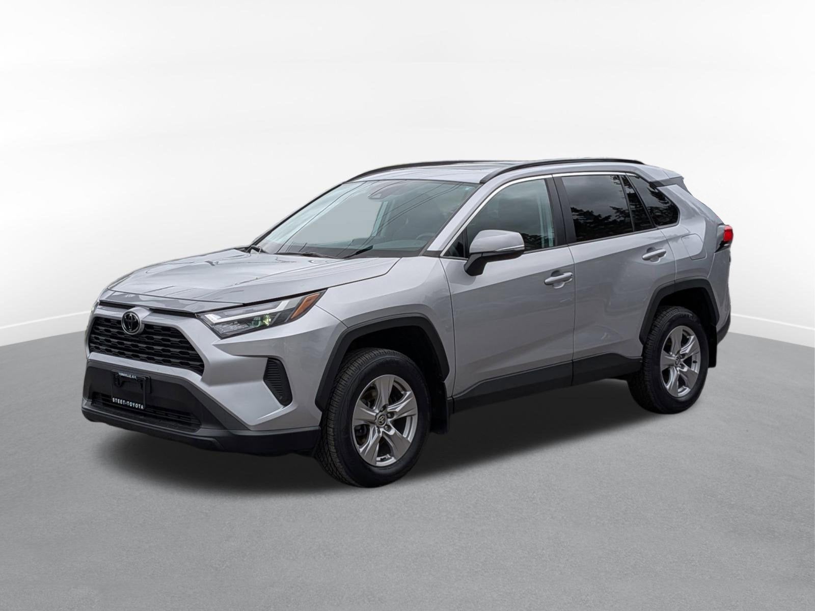 2023 Toyota RAV4 XLE w/ Convenience & Cold Weather Pkg
