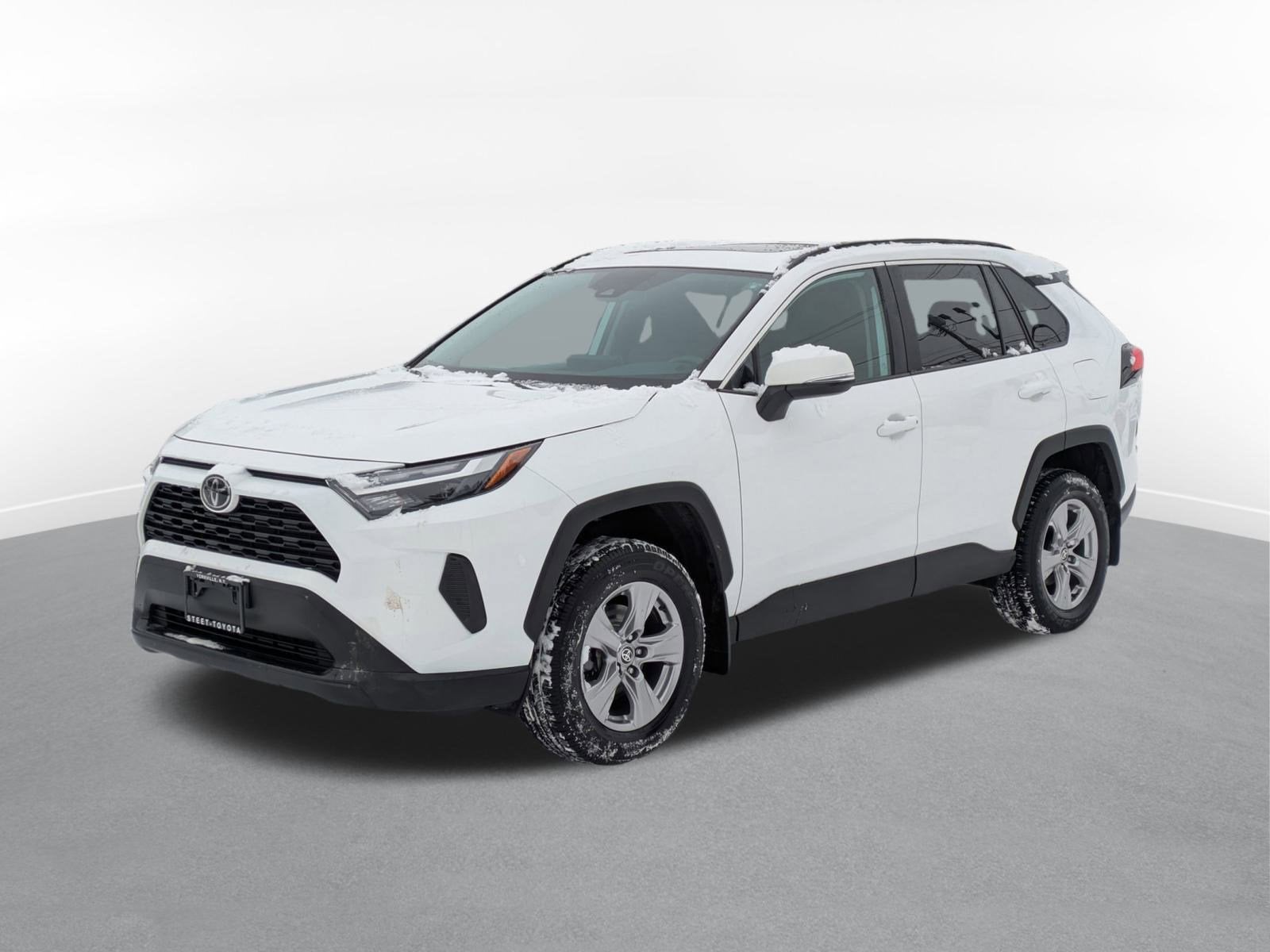 2023 Toyota RAV4 XLE w/ Convenience & Cold Weather Pkg