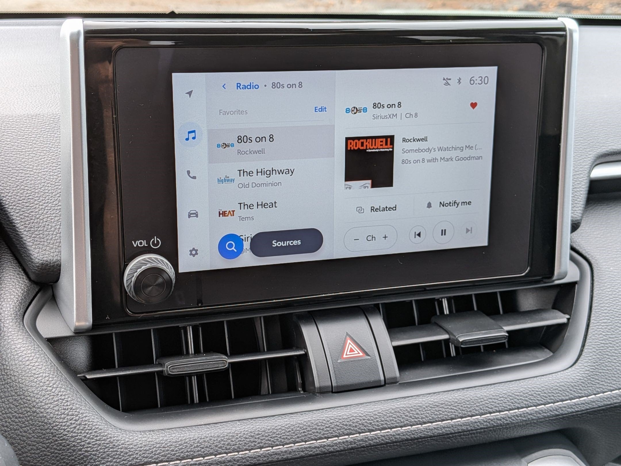 2023 Toyota RAV4 XLE w/ Convenience & Cold Weather Pkg